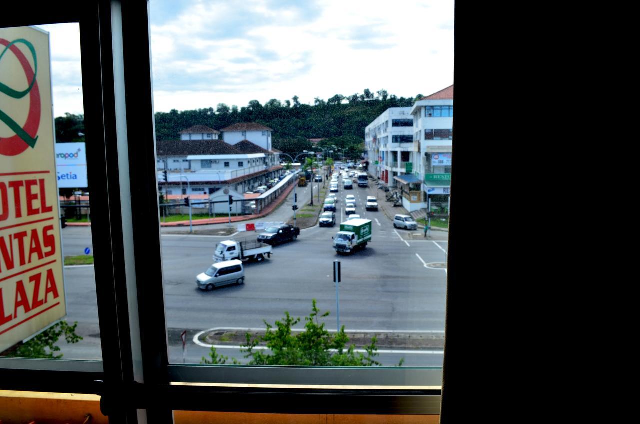 Lintas Plaza Hotel *